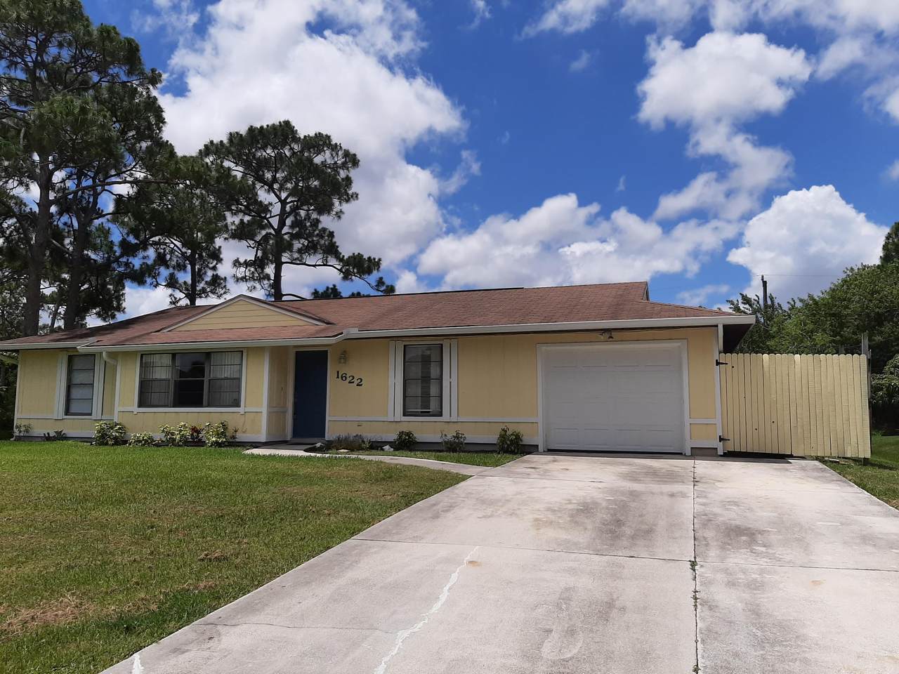 1622 Schleicher Lane - Photo 1 1622 Schleicher Lane - Photo 1