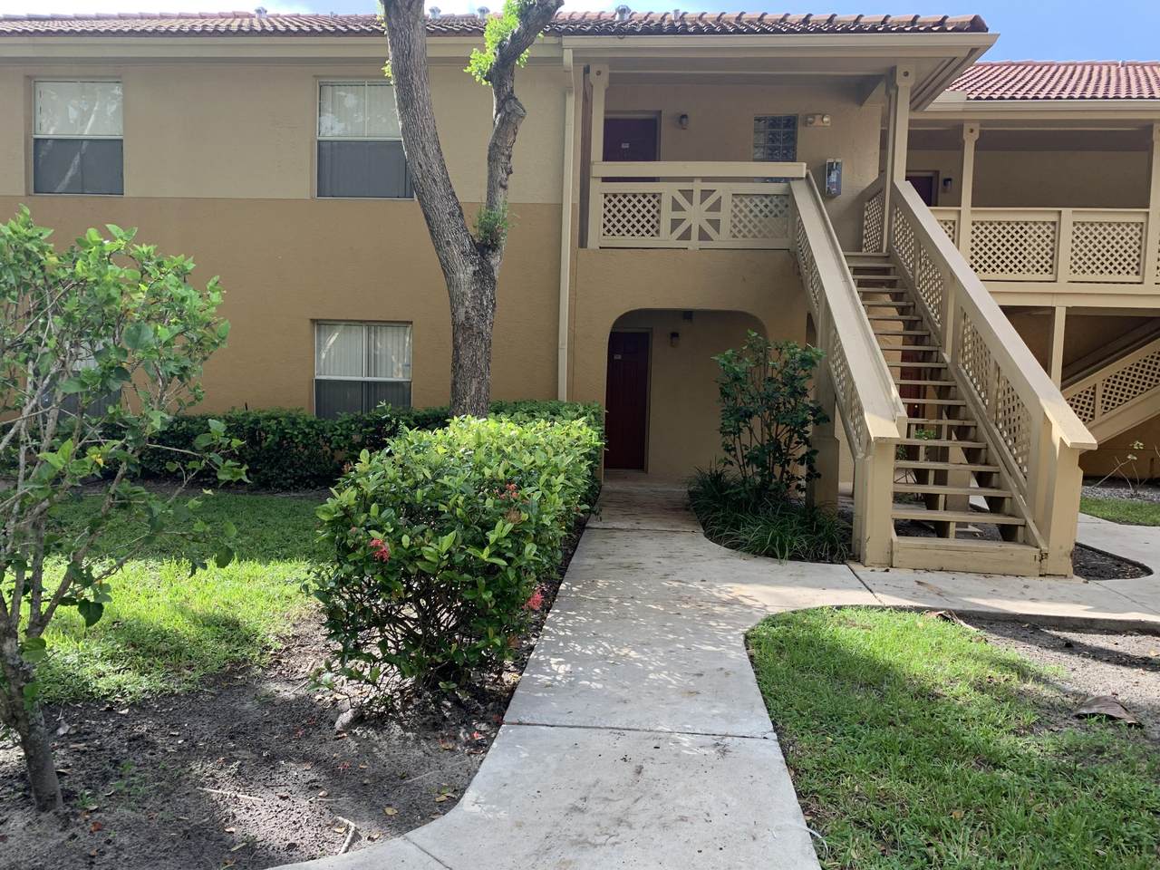 4855 Via Palm Lakes - Photo 1 4855 Via Palm Lakes - Photo 1