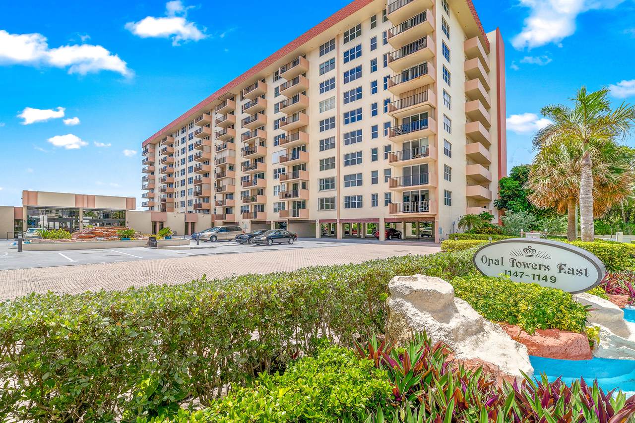 1147 Hillsboro Mile - Photo 1