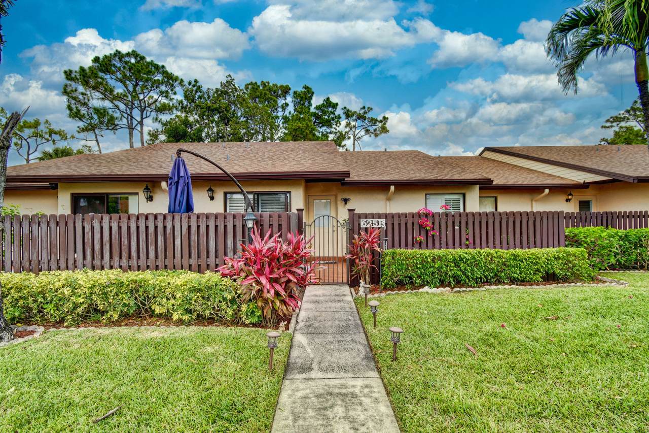 625 Sea Pine Way - Photo 1 625 Sea Pine Way - Photo 1