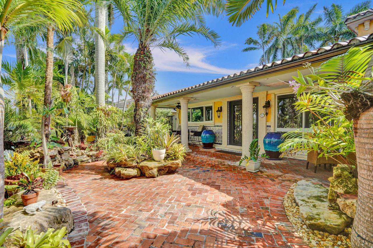 2933 12th Avenue - Photo 1