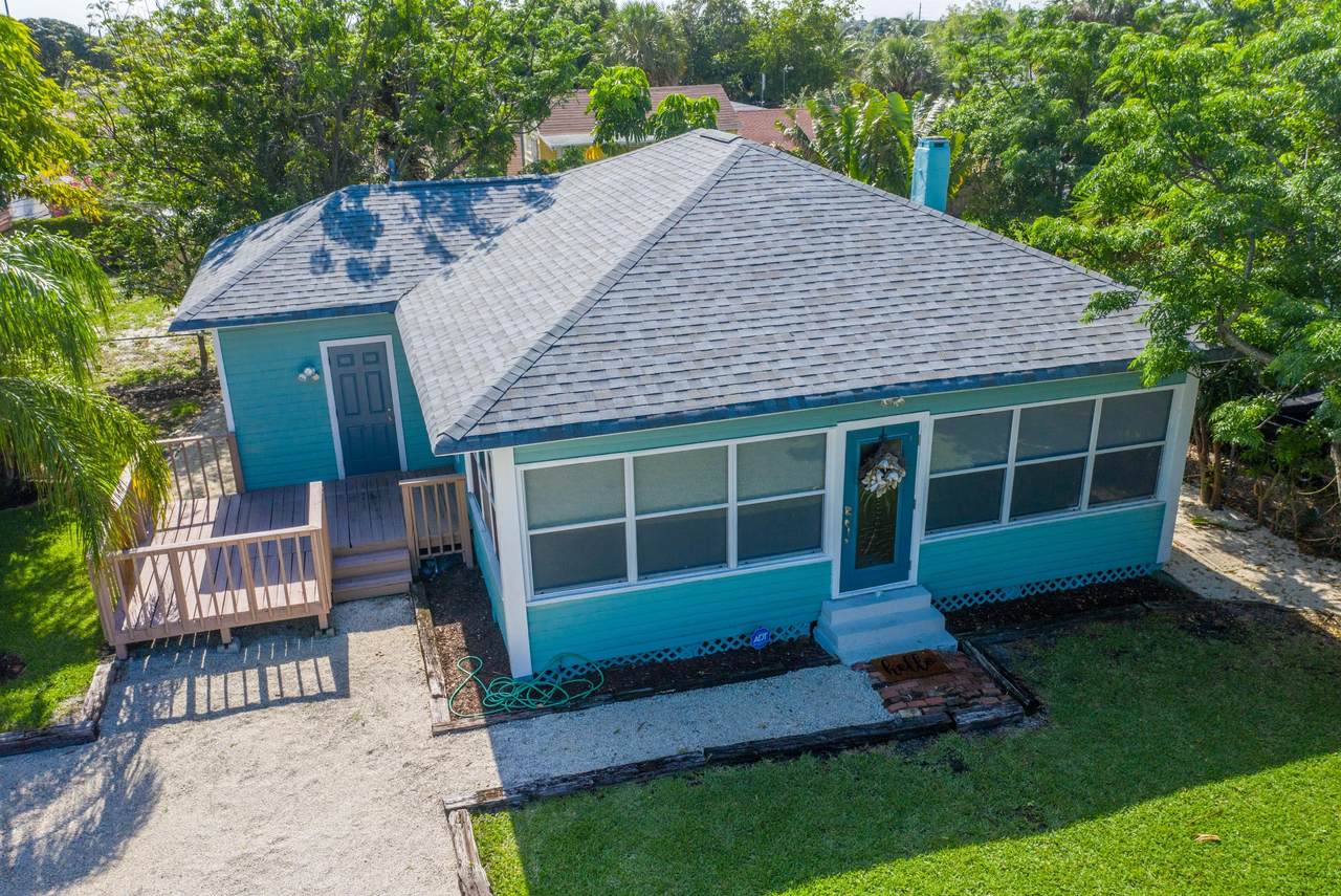 5210 Parker Avenue - Photo 1