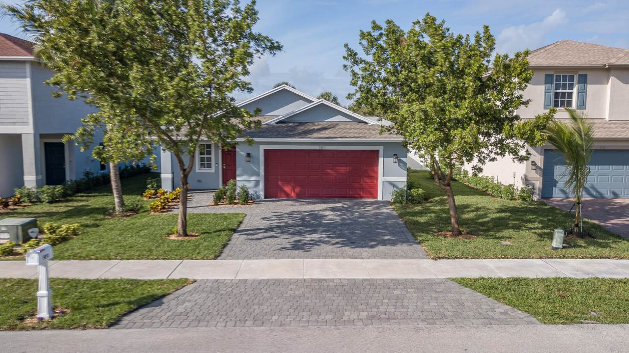 514 Lucky Lane - Photo 1