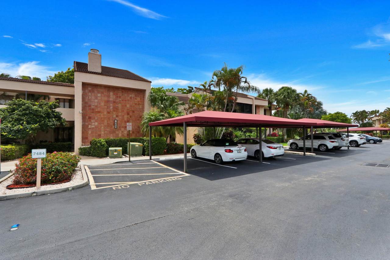 7484 La Paz Boulevard - Photo 1