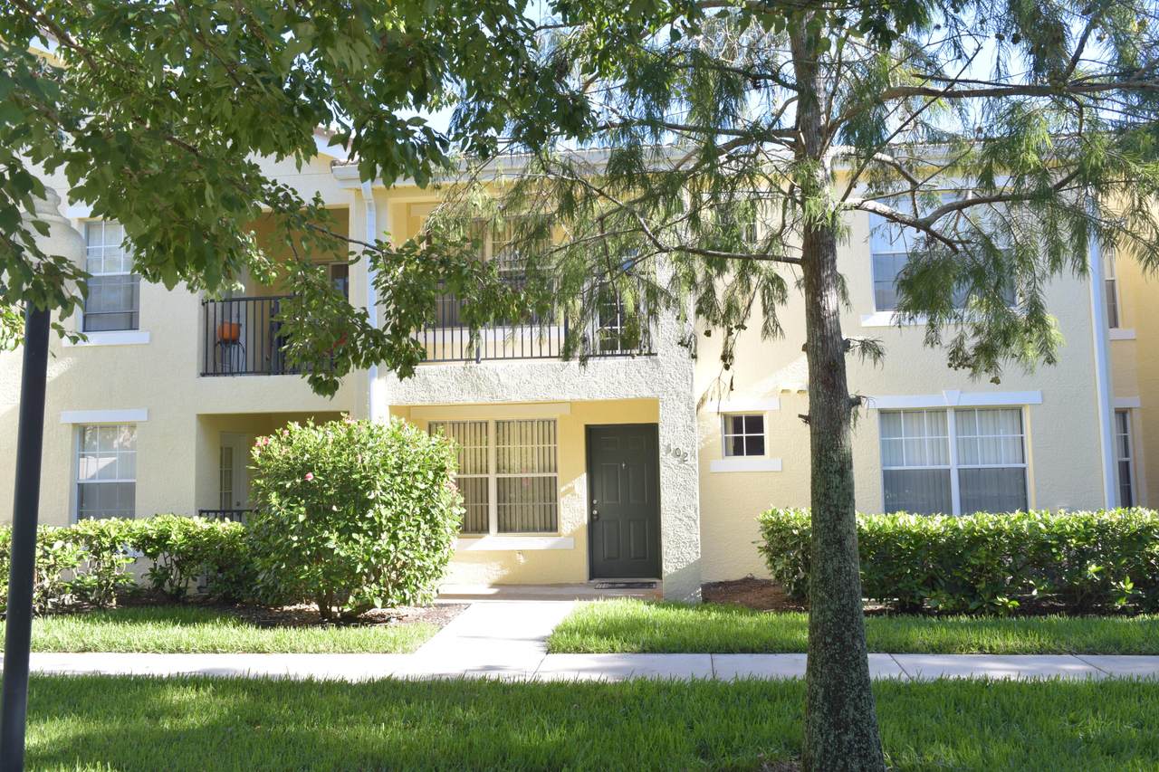 164 Peacock Boulevard - Photo 1