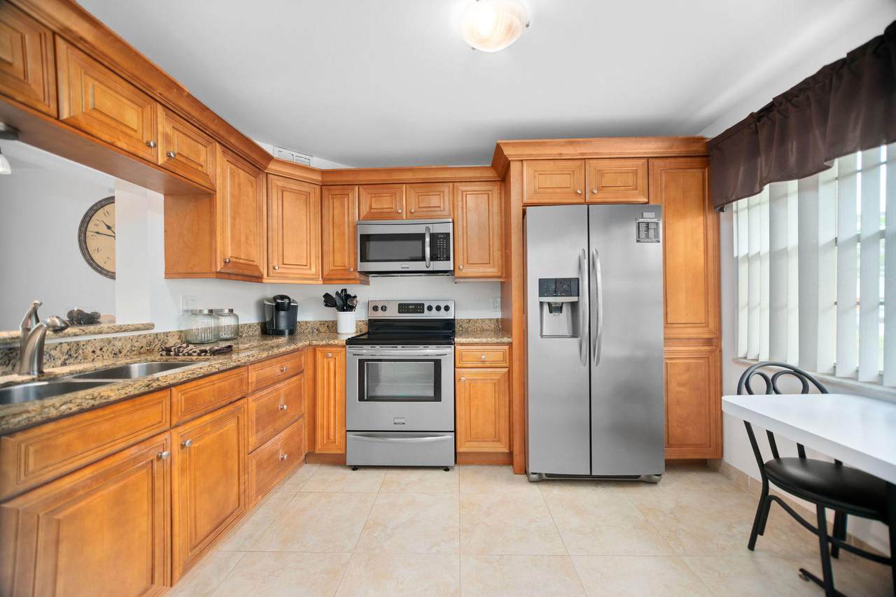 3003 Portofino Isle - Photo 1
