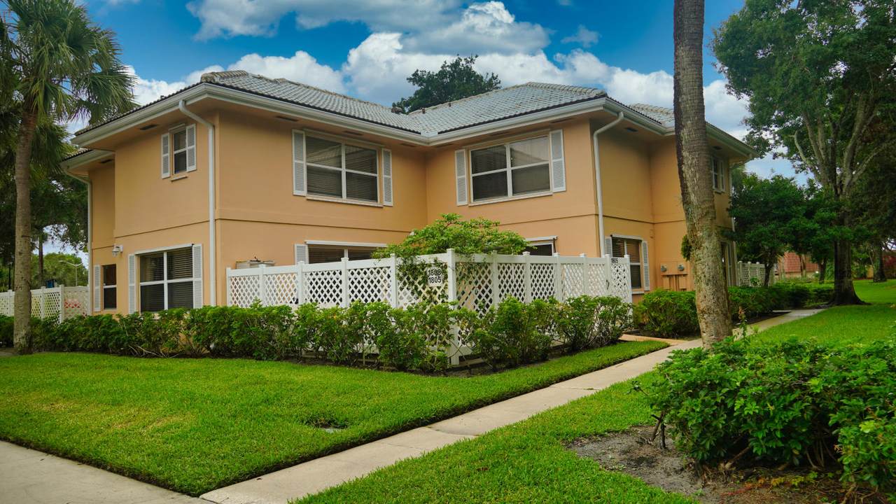 1805 Middleton Way - Photo 1