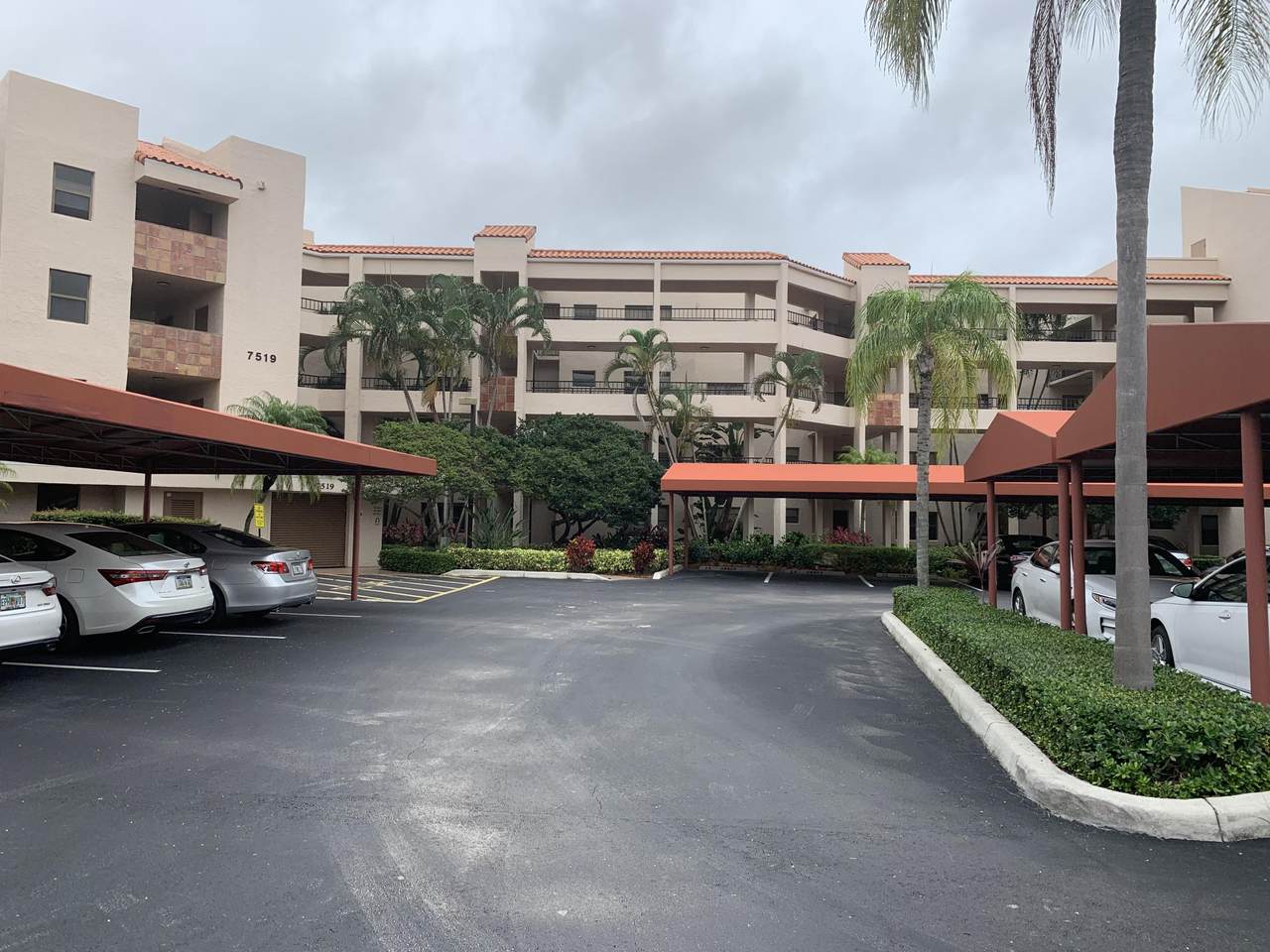 7519 La Paz Boulevard - Photo 1