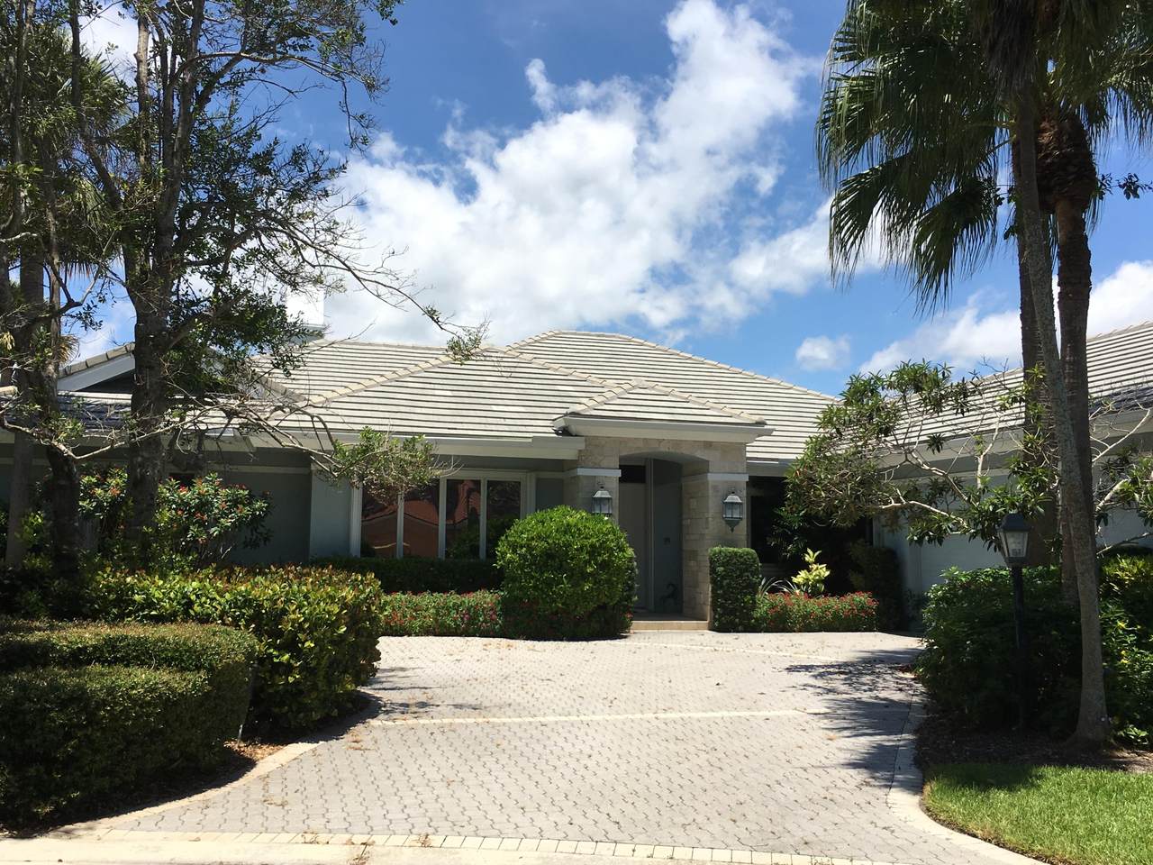 3196 South Bay Circle - Photo 1