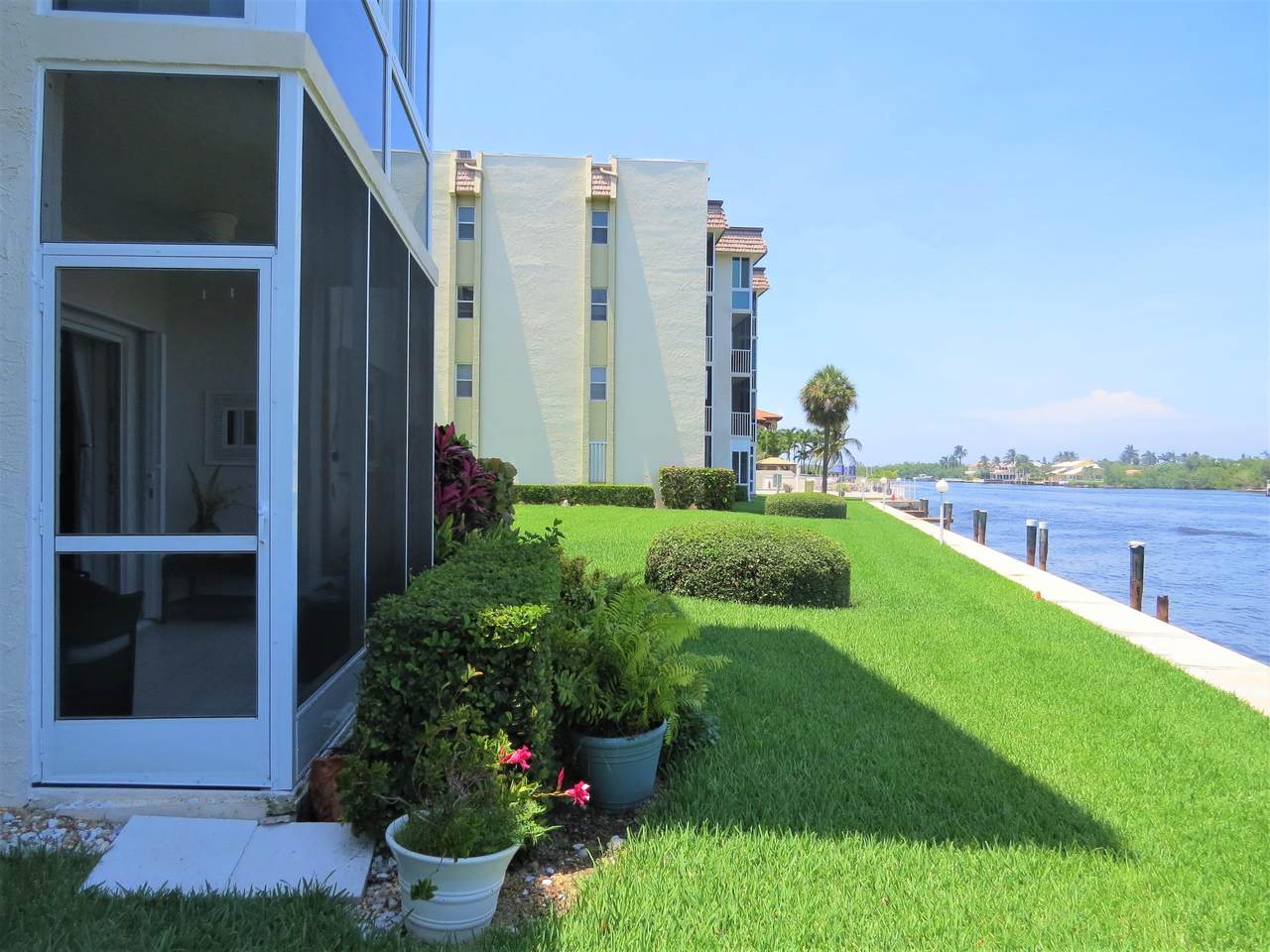 646 Snug Harbor Drive - Photo 1