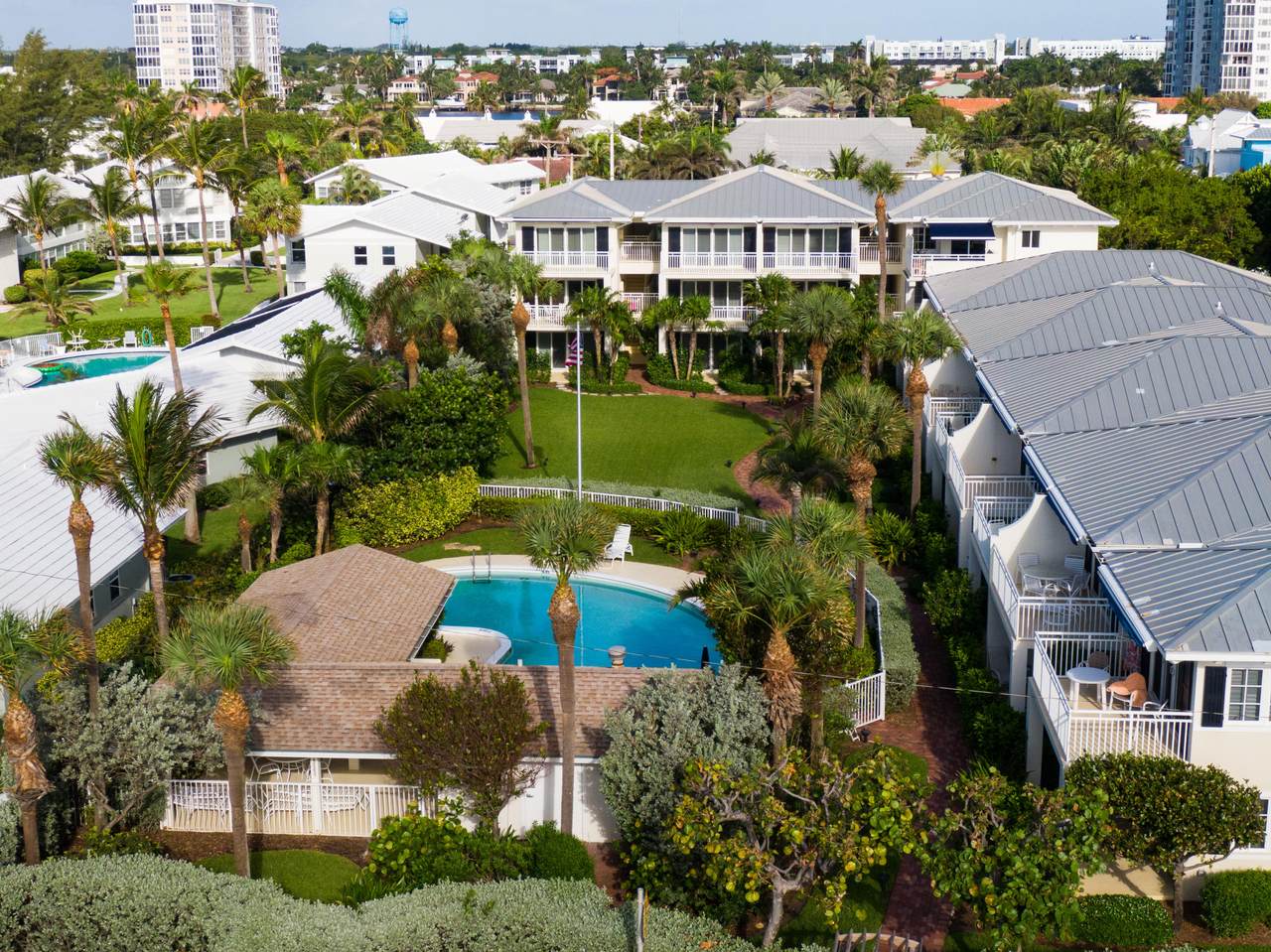300 Ocean Boulevard - Photo 1