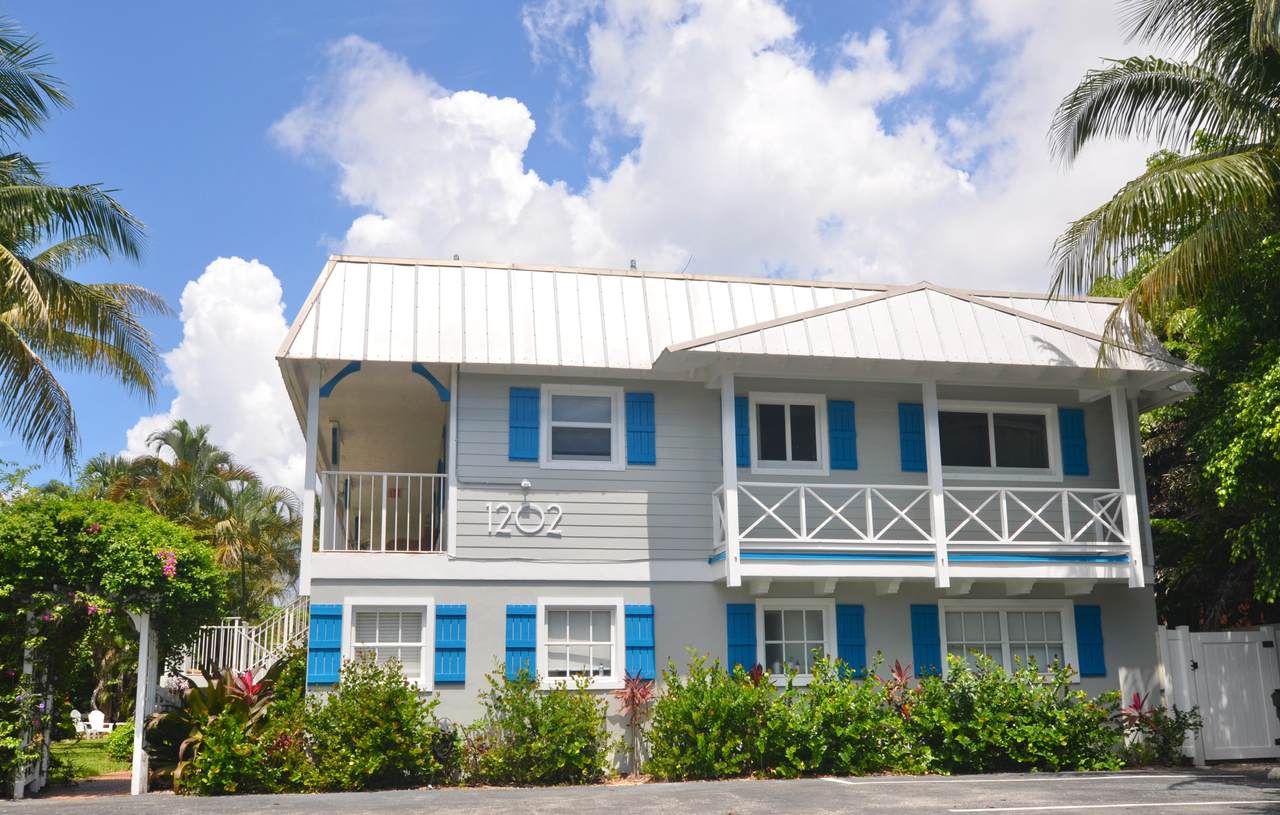 1202 Palm Trail - Photo 1