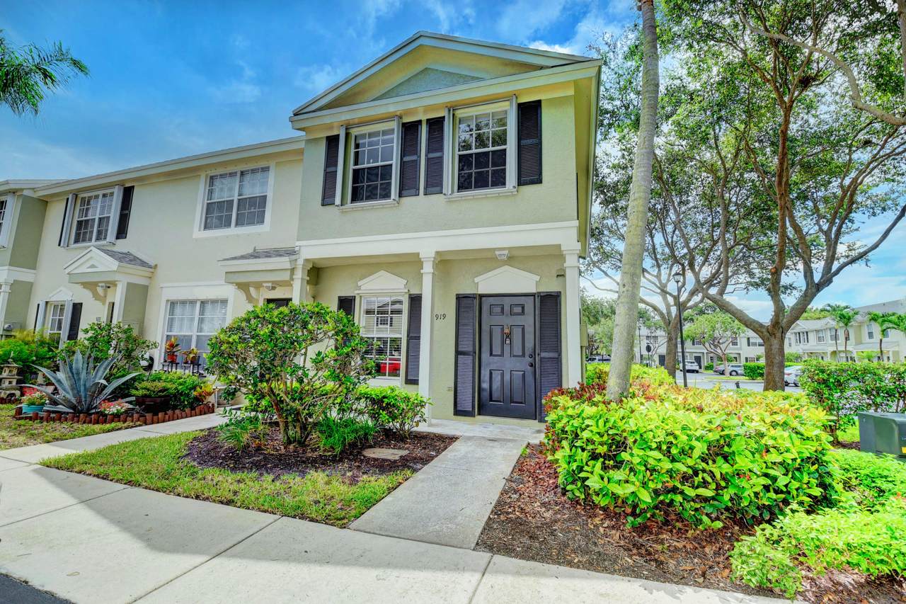 919 Kokomo Key Lane - Photo 1