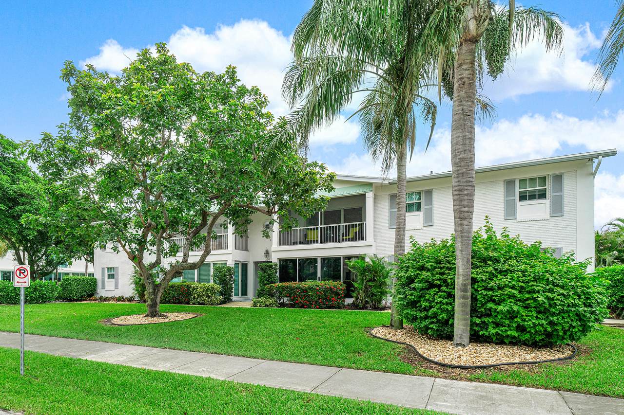 301 Venetian Drive - Photo 1