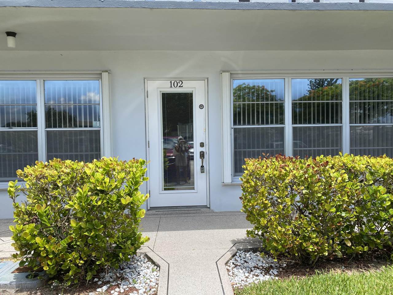 102 Wellington F - Photo 1