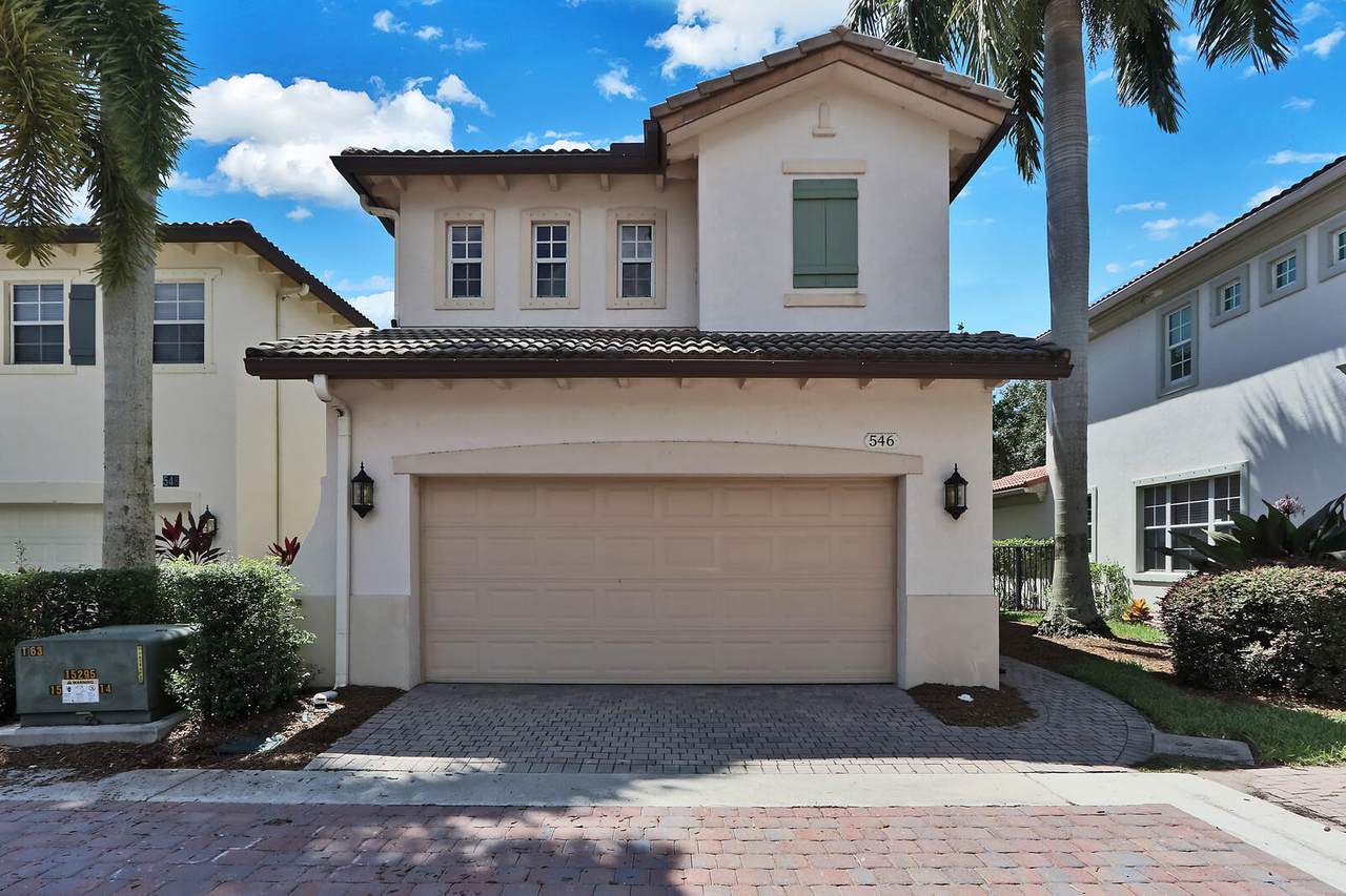 546 Tomahawk Court - Photo 1