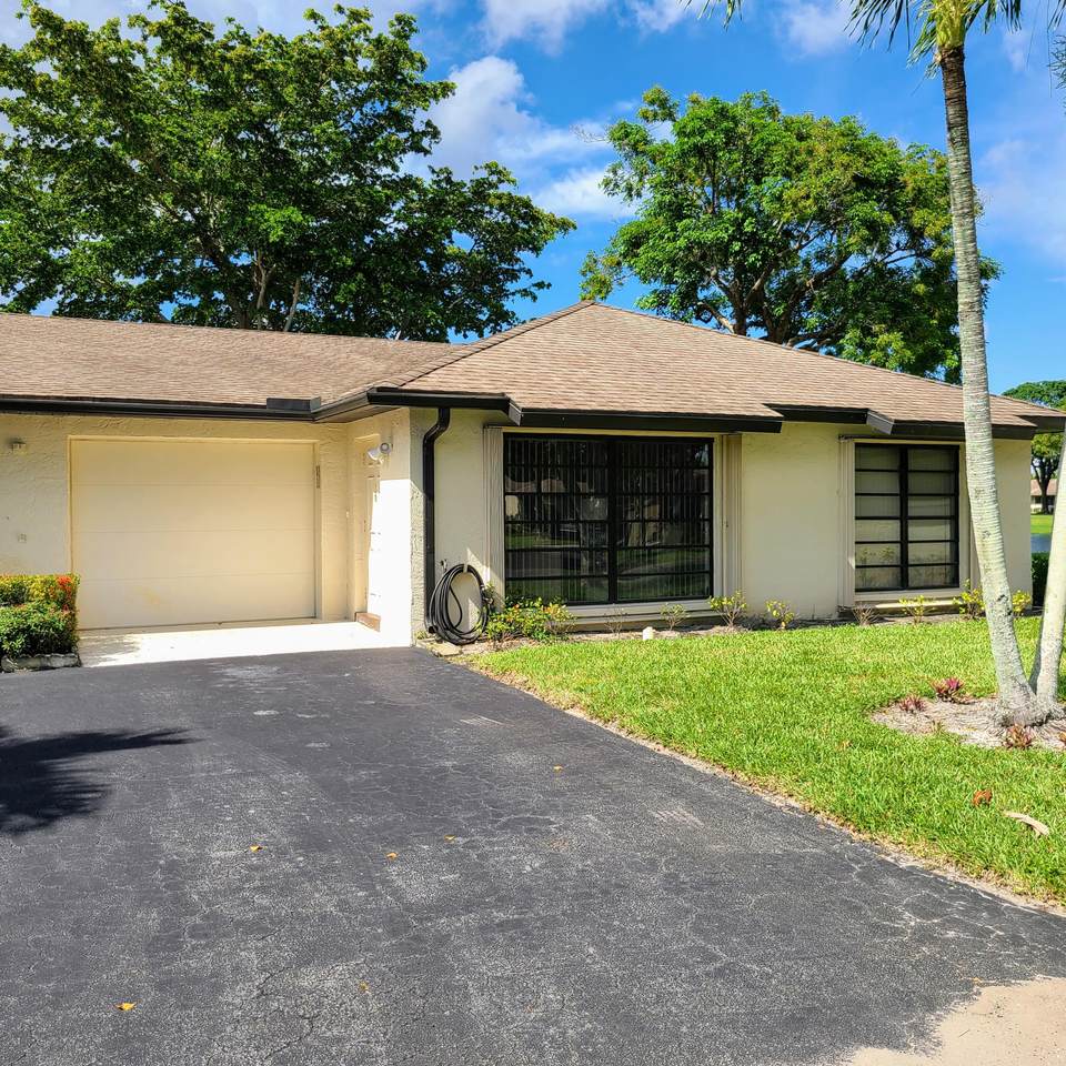 4832 Equestrian Circle - Photo 1