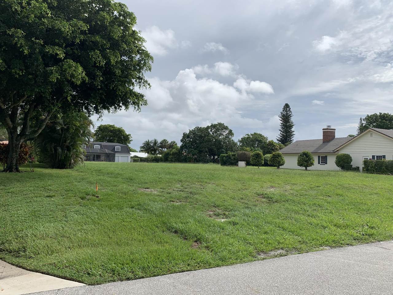 424 Muirfield Drive - Photo 1