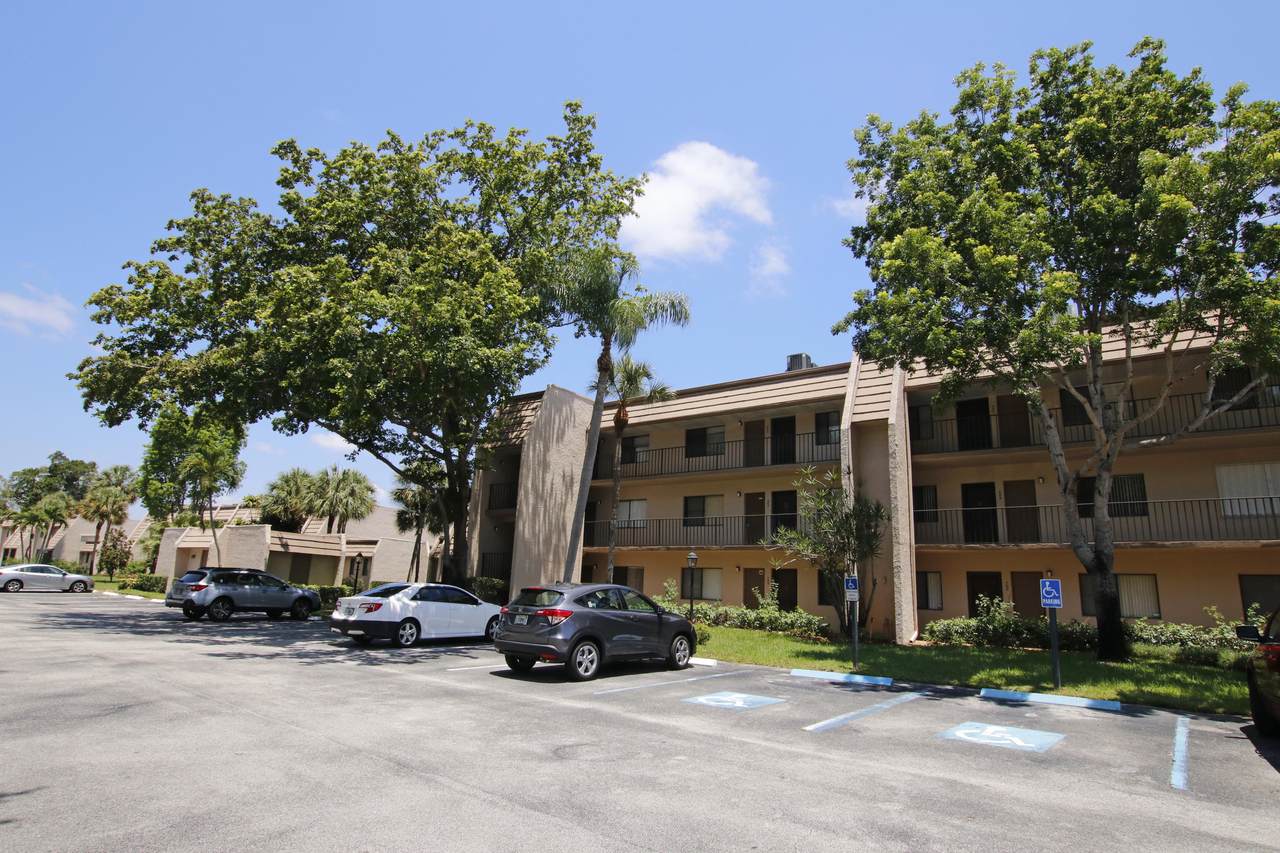 4822 Esedra Court - Photo 1