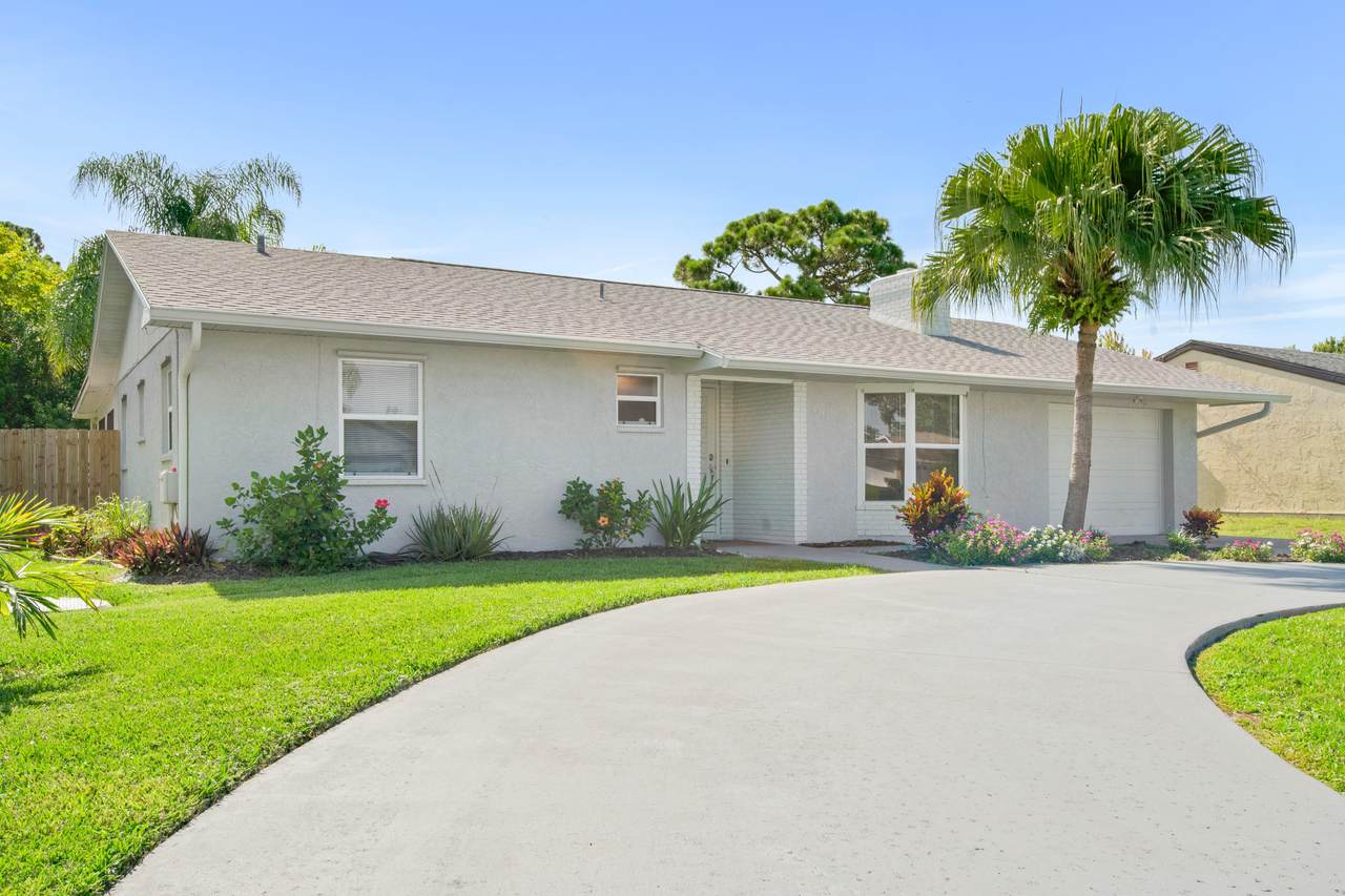 2157 Floresta Drive - Photo 1