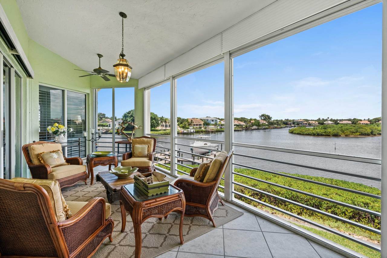 2702 Captains Way - Photo 1