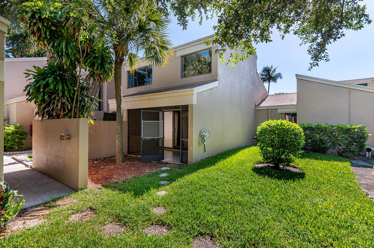 1081 13th Street - Photo 1