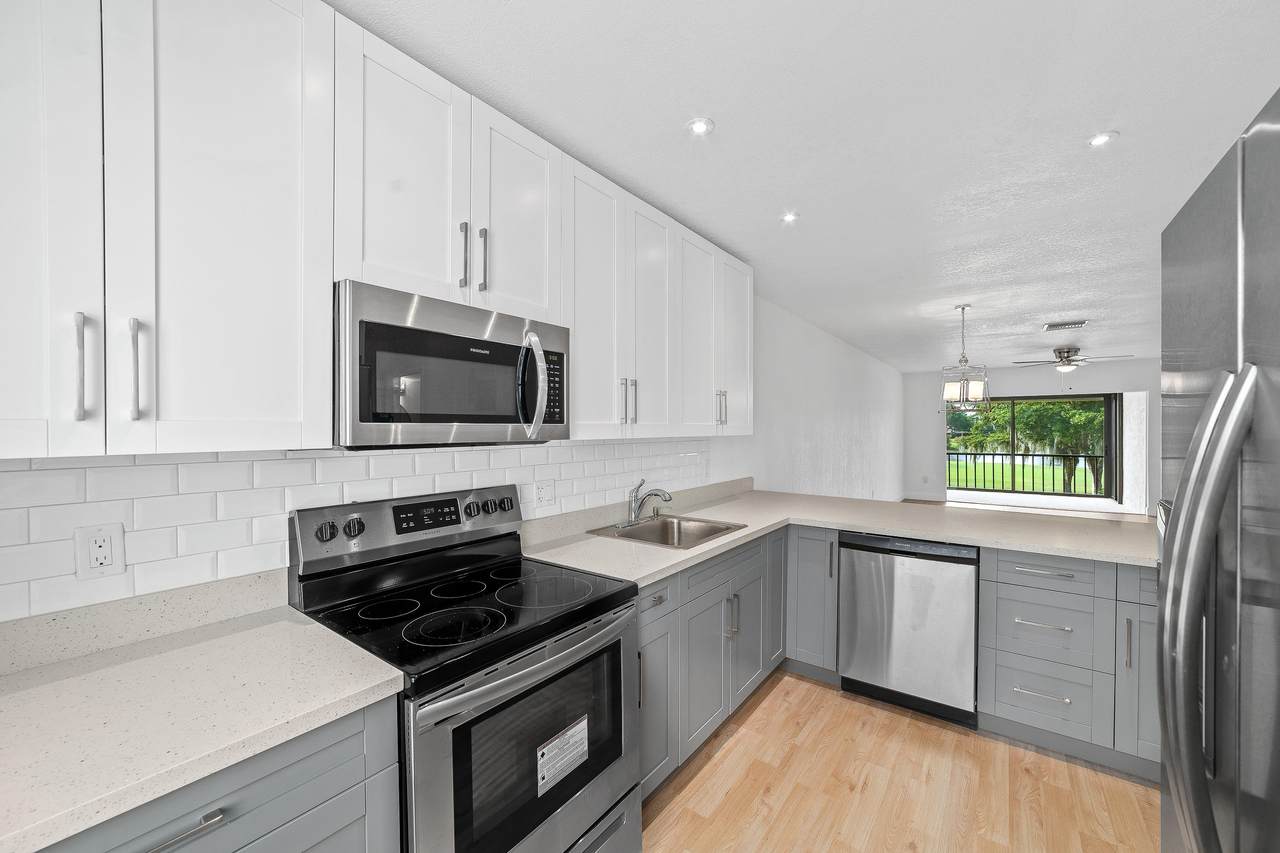 8425 Casa Del Lago - Photo 1
