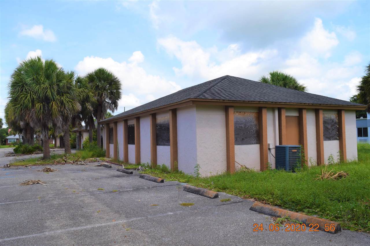 601 Alverdez Avenue - Photo 1