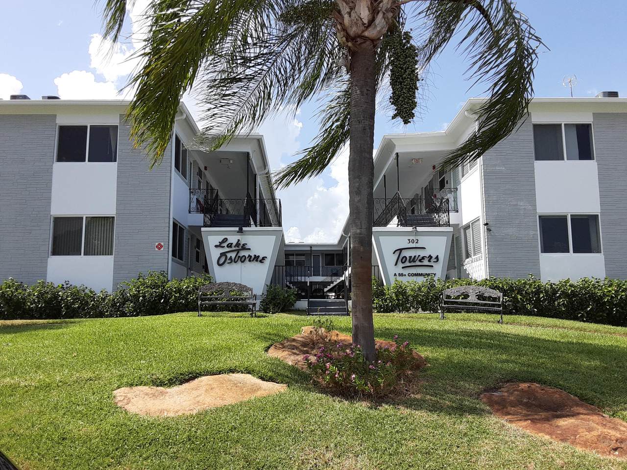 302 Lake Osborne Drive - Photo 1