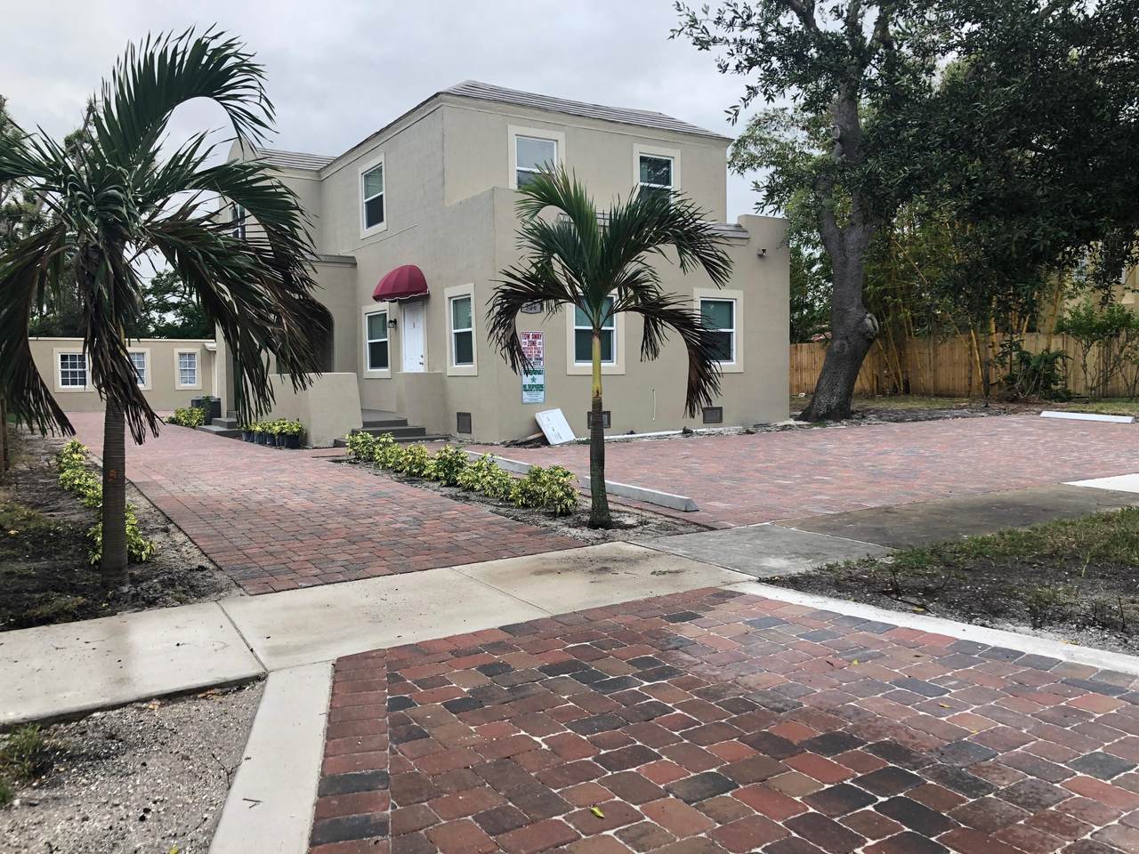 306 Hawthone Drive - Photo 1