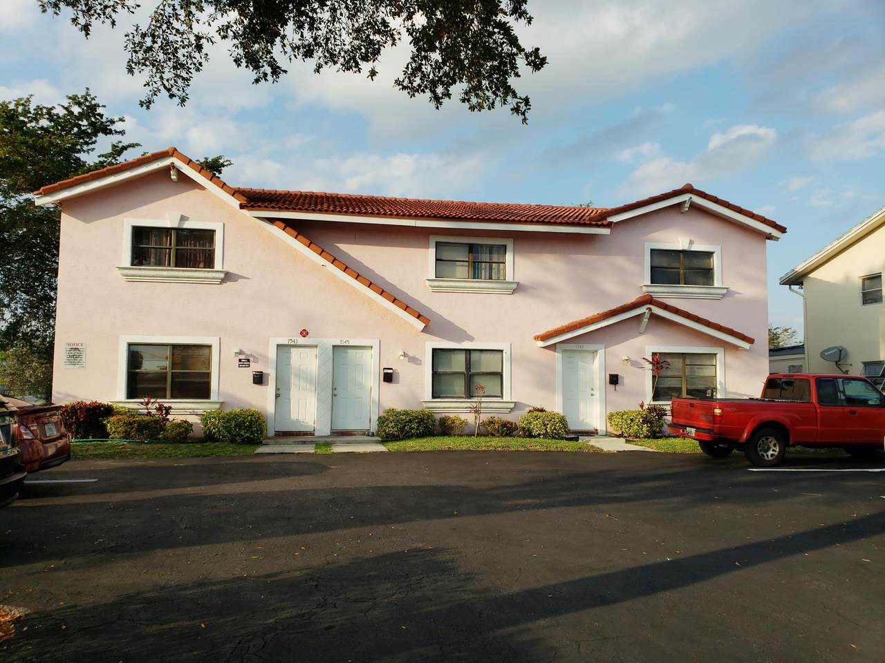 7543 44th Court - Photo 1