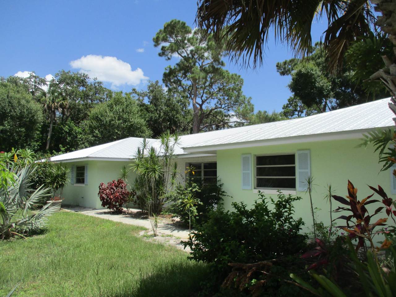1201 Oak Avenue - Photo 1