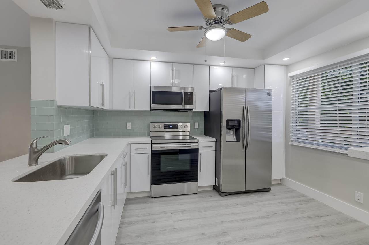 2804 Victoria Way - Photo 1