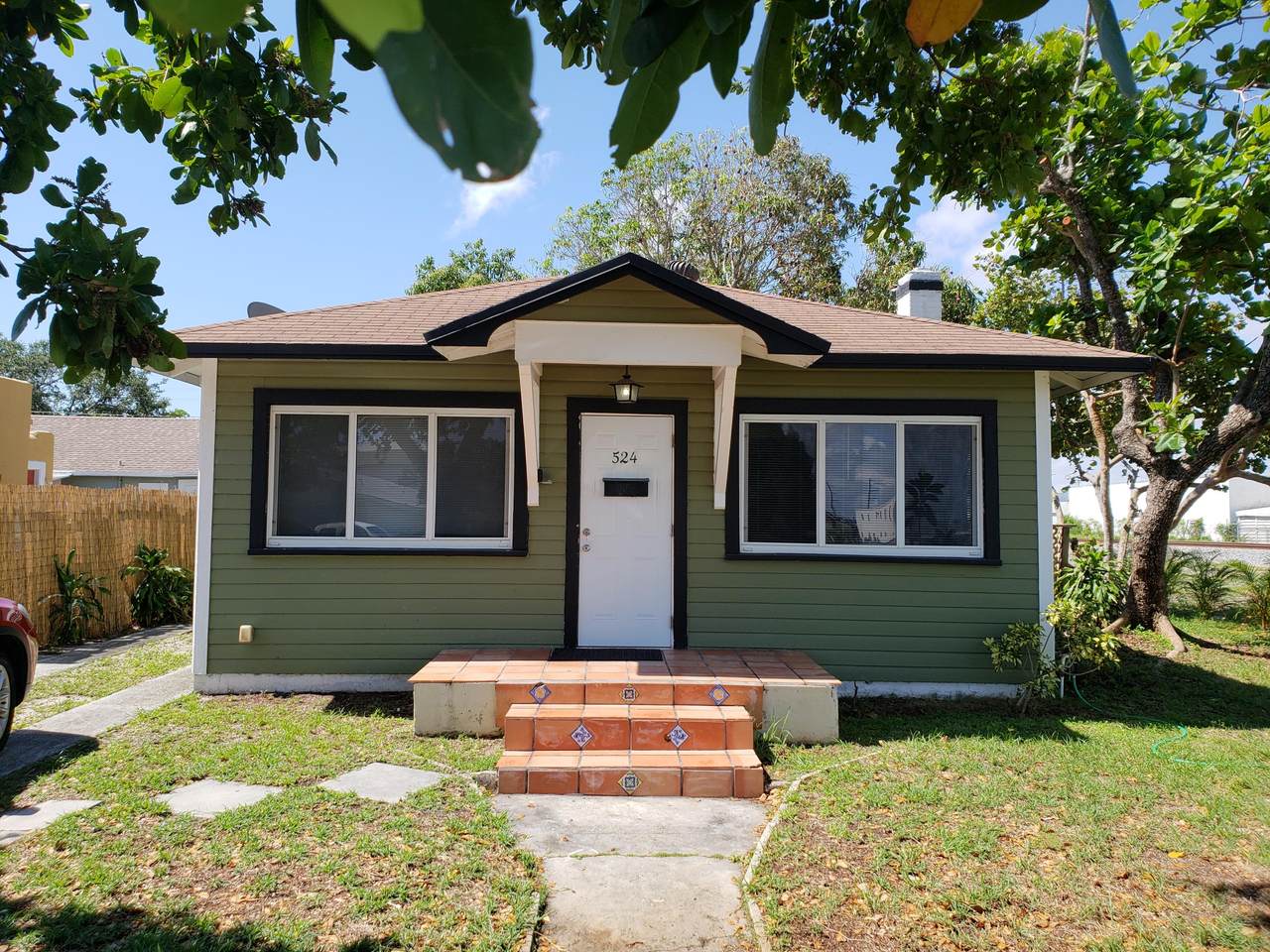524 Colonial Road - Photo 1