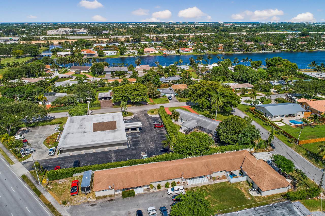 1500 Forest Hill Boulevard - Photo 1