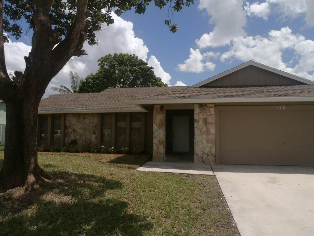 376 La Mancha Avenue - Photo 1