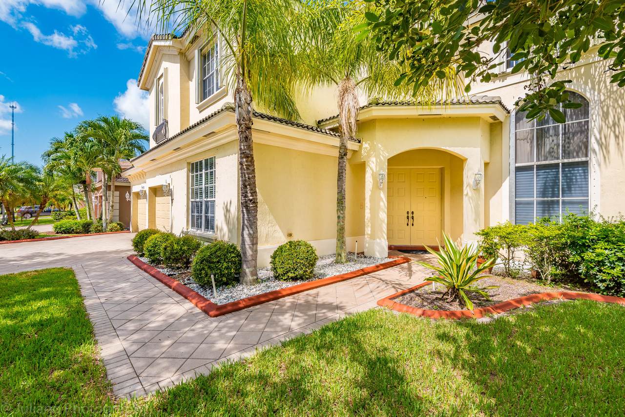 10723 Oak Meadow Lane - Photo 1
