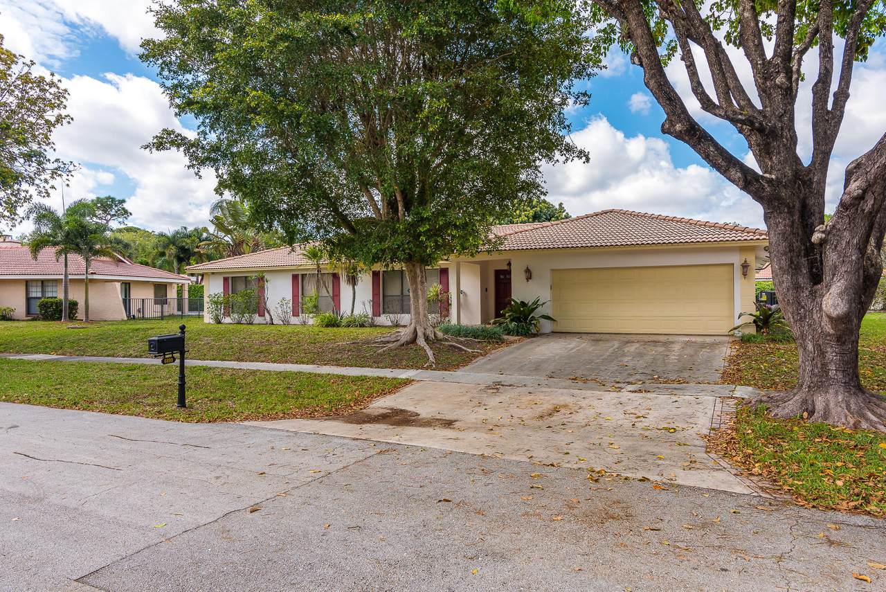 6899 Viento Way - Photo 1