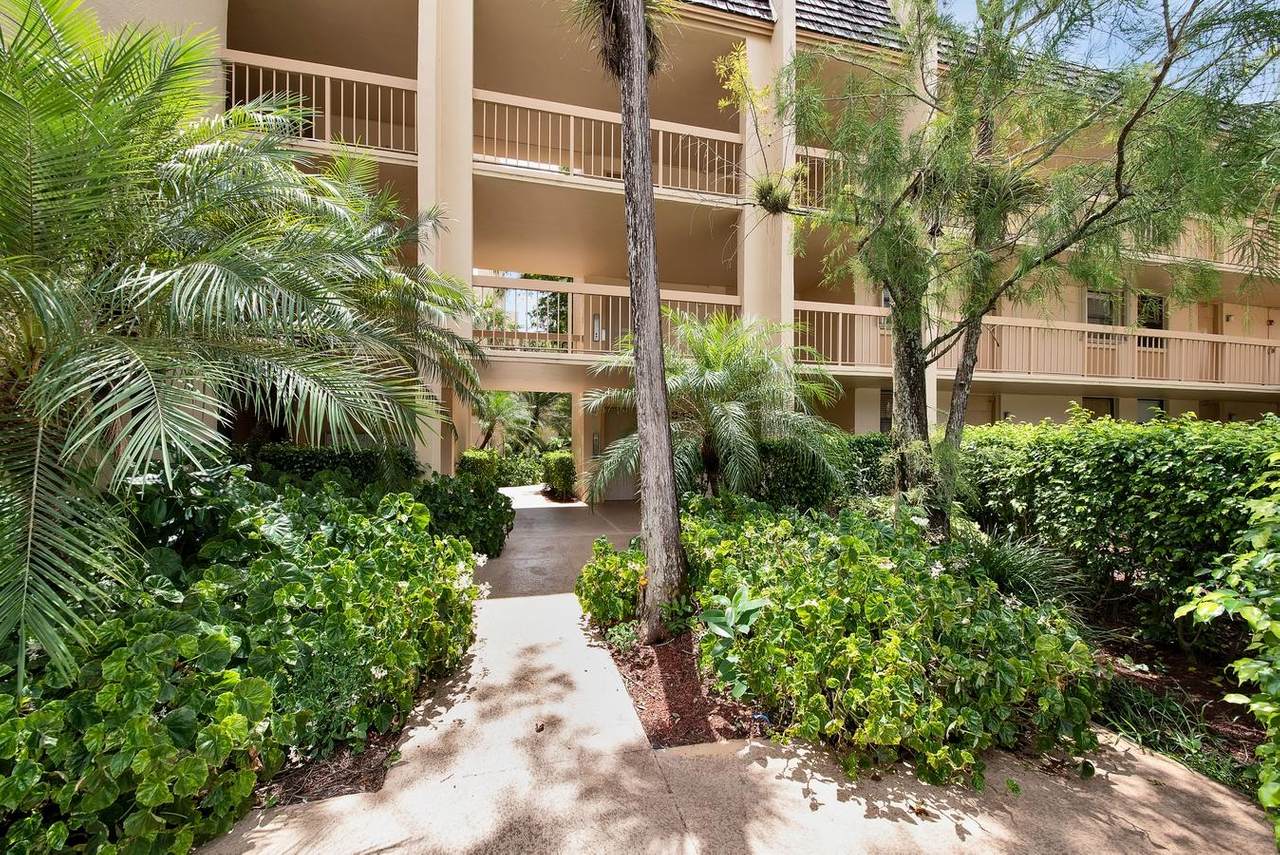 8437 Forest Hills Drive - Photo 1