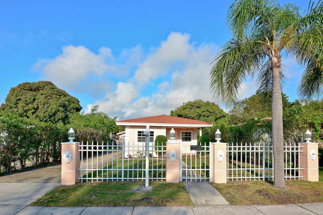 38 8th Avenue - Photo 1