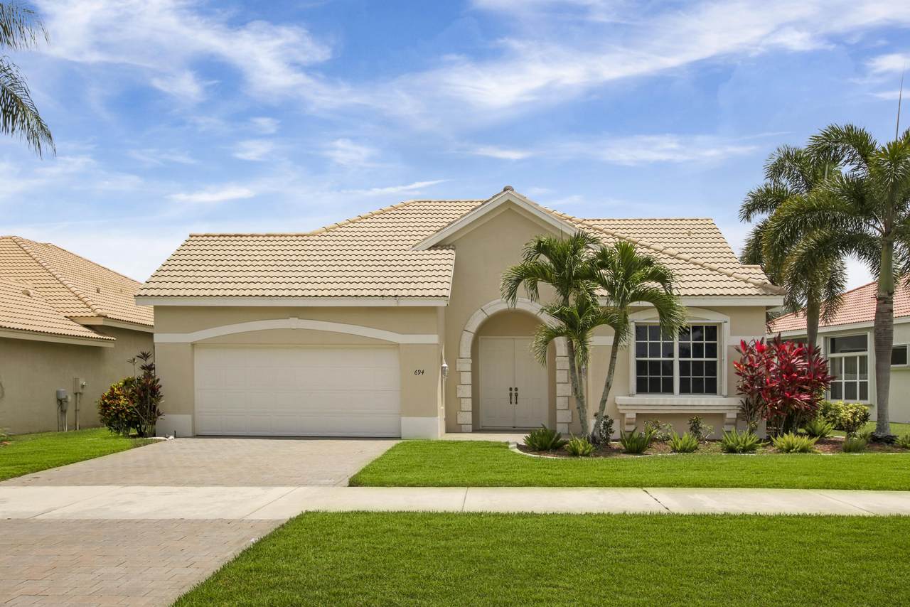 694 Lake Charles Circle - Photo 1