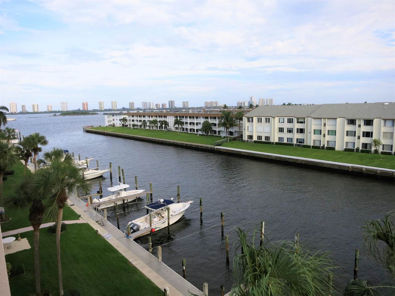 104 Paradise Harbour Boulevard - Photo 1