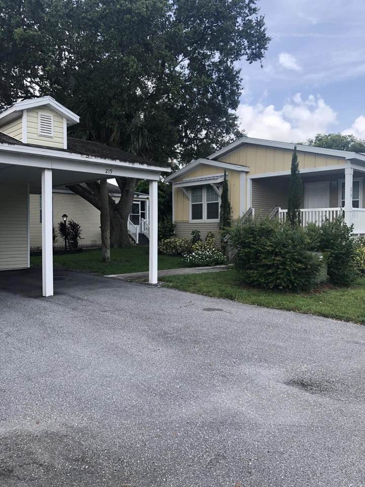 2555 Pga Boulevard - Photo 1