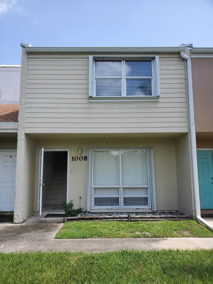 1008 Shorewinds Drive - Photo 1