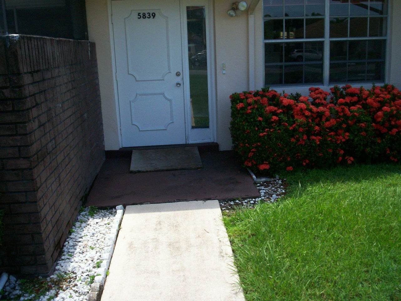 5839 Summerfield Court - Photo 1