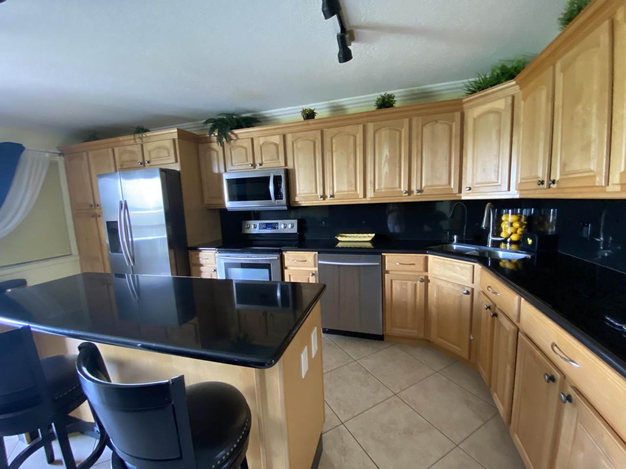 402 Southampton A - Photo 1