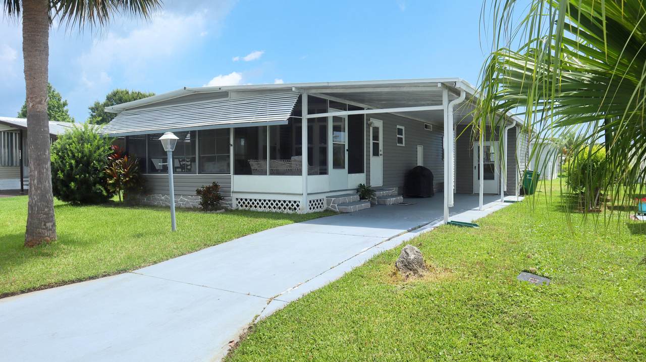 812 Silverthorn Court - Photo 1