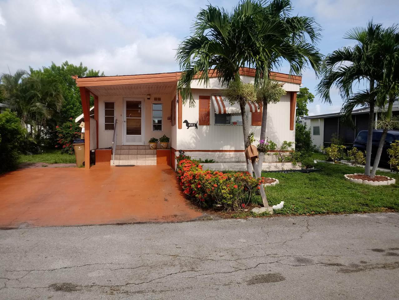 4913 1st Way - Photo 1
