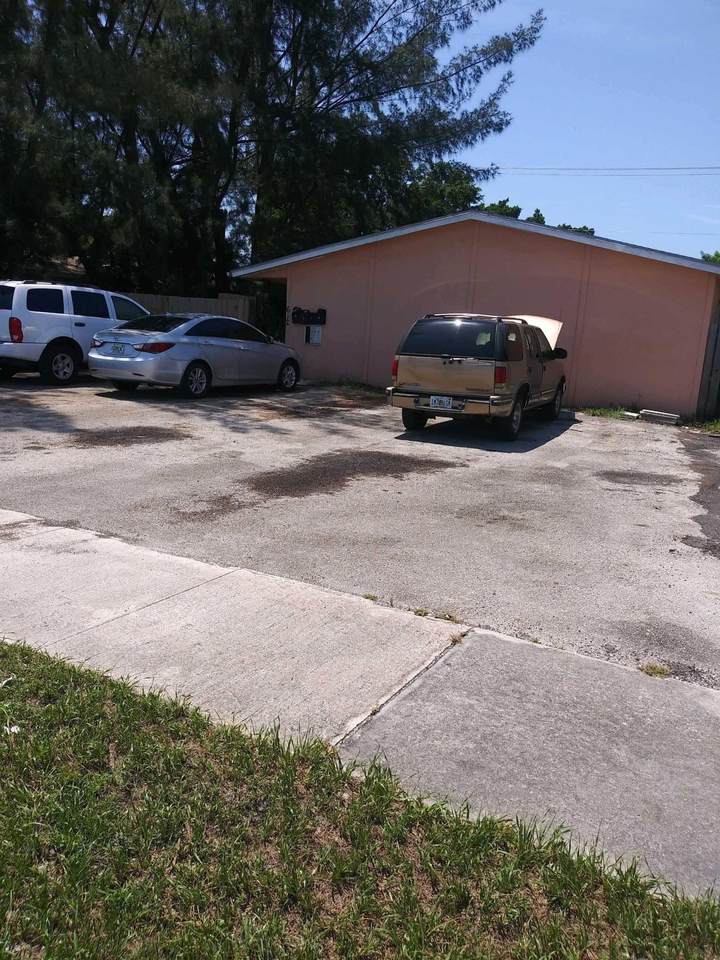 612 Bayberry Drive - Photo 1