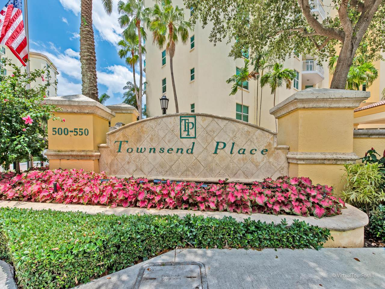 550 Mizner Boulevard - Photo 1